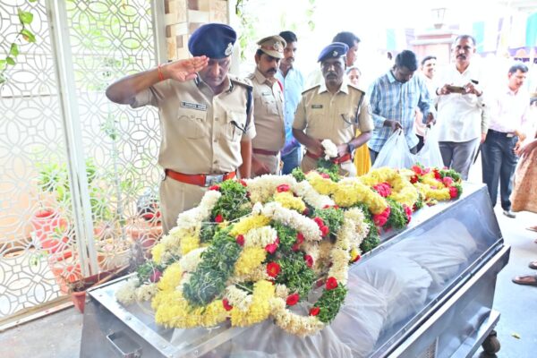వాకింగ్ చేస్తుండగా రోడ్డు ప్రమాదం – అడిషనల్ ఎస్పీ నందీశ్వర బాబ్జీ మృతి