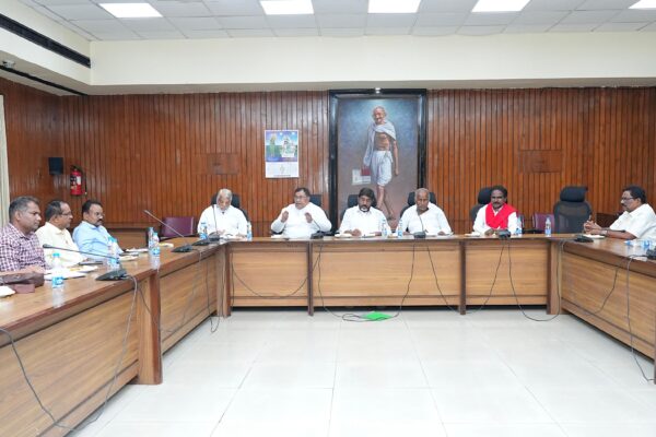 కేంద్రంలో దక్షిణాది కీలకపాత్ర పోషించాలి