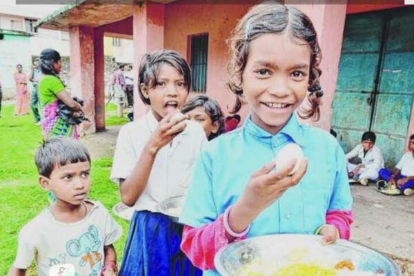 కోడిగుడ్ల కుంభకోణం? – అంగన్వాడీ పిల్లల ఆకలితో ఆటలు