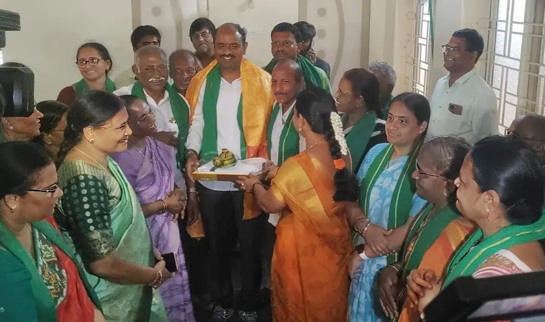 అమరావతికి కలిశెట్టి మొక్కులు – రైతులకు ఎంపీ అప్పలనాయుడు అండదండ