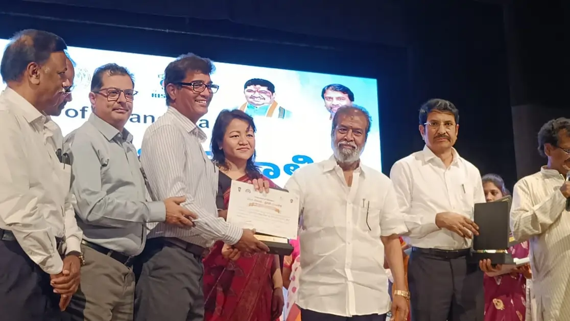 ఉత్తమ డాక్టర్ మాటూరి రమేష్ – వైద్య ఆరోగ్య మంత్రి చేతుల మీదుగా అవార్డు