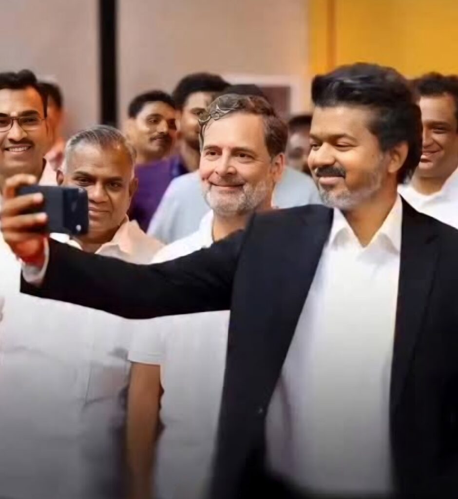 Vijay Selfie with Rahul Gandhi